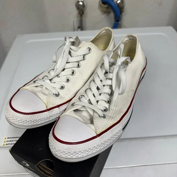 Converse White Chuck Taylor All Star Low Top - Unisex (Mens 8.5/Womens 10.5) - Picture 2 of 8